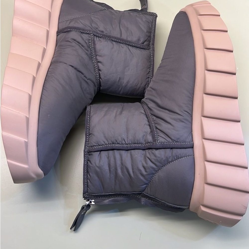 AGL MADE IN ITALY Winter & Rain Boots in Gray and Pink
